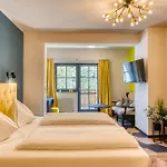 Boutique House Happyellow Bed and Breakfast Σάαλμπαχ-Χίντεργκλεμ