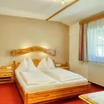Boutique House Happyellow Bed and Breakfast