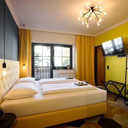 Boutique House Happyellow 4*
