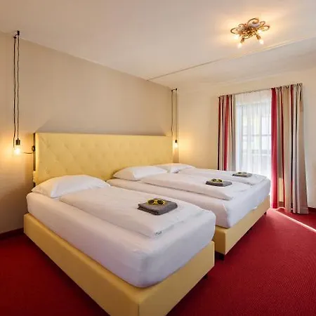 Bed & Breakfast Boutique House Happyellow Saalbach-Hinterglemm