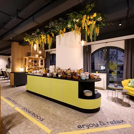 Boutique House Happyellow