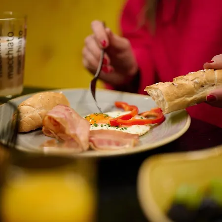 Boutique House Happyellow Bed & Breakfast