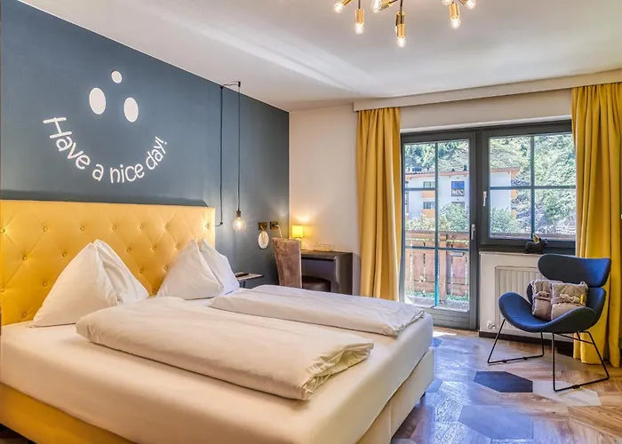 Boutique House Happyellow Saalbach, Inkl Jokercard Couette-café
