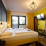 Boutique House Happyellow 3*