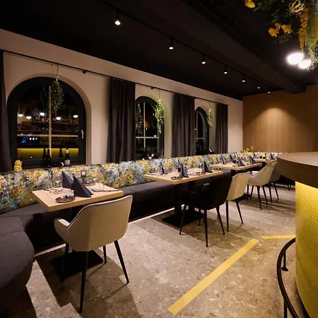 ベッド・アンド・ブレックファスト Boutique House Happyellow 3*