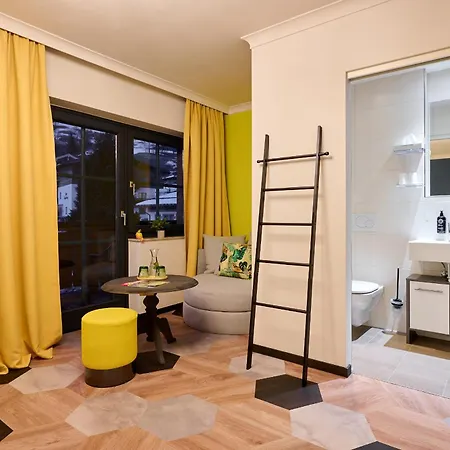 Boutique House Happyellow 3*