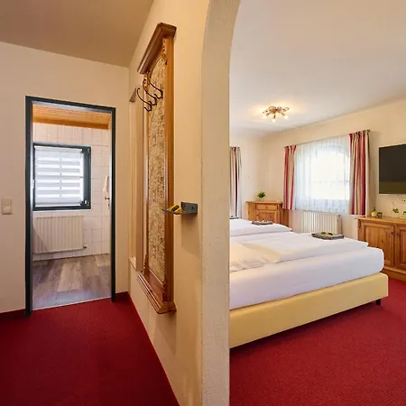 Bed & Breakfast Boutique House Happyellow Saalbach-Hinterglemm
