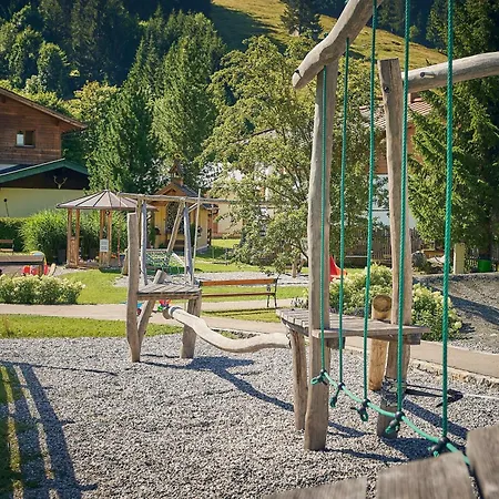 Boutique House Happyellow 4* Saalbach-Hinterglemm