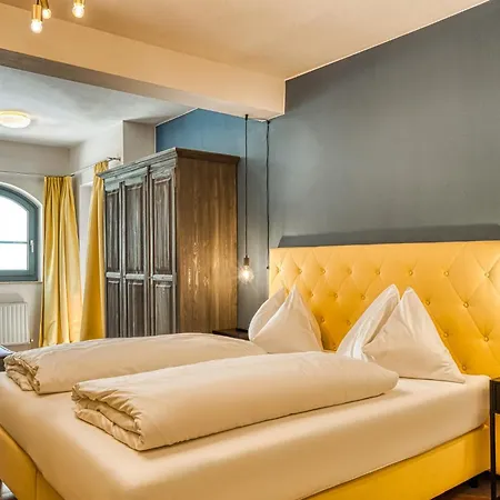 Boutique House Happyellow 4*