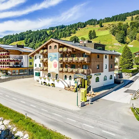 Nocleg ze śniadaniem Boutique House Happyellow Saalbach-Hinterglemm