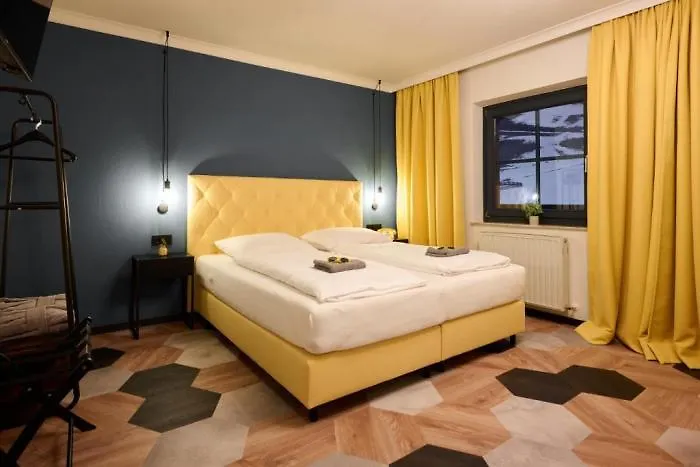 Boutique House Happyellow سالباخ هينترغليم